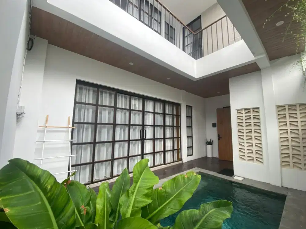 EXCLUSIVE BERAWA CANGGU VILLA ENCLOSED LIVING READY NOW