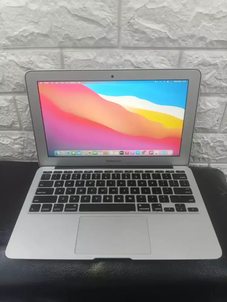 bu jual MacBook Air 11 2013 i5 4gb/ssd128gb