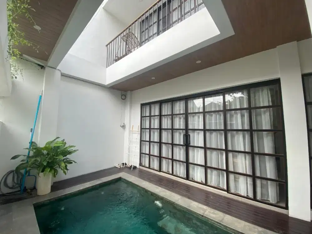 EXCLUSIVE BERAWA CANGGU VILLA ENCLOSED LIVING READY NOW