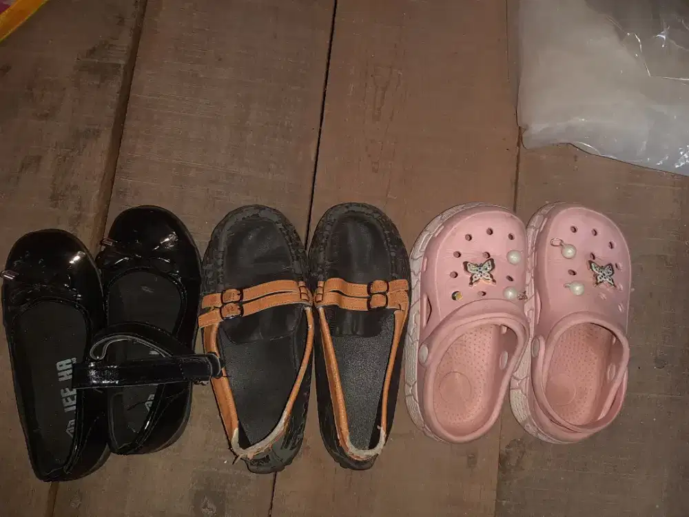 Sepatu Anak ukuran 30-31 masih layak
