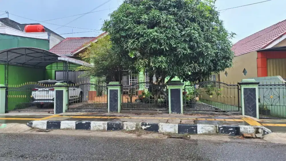 Jual Rumah 2lt strategis di bukittinggi