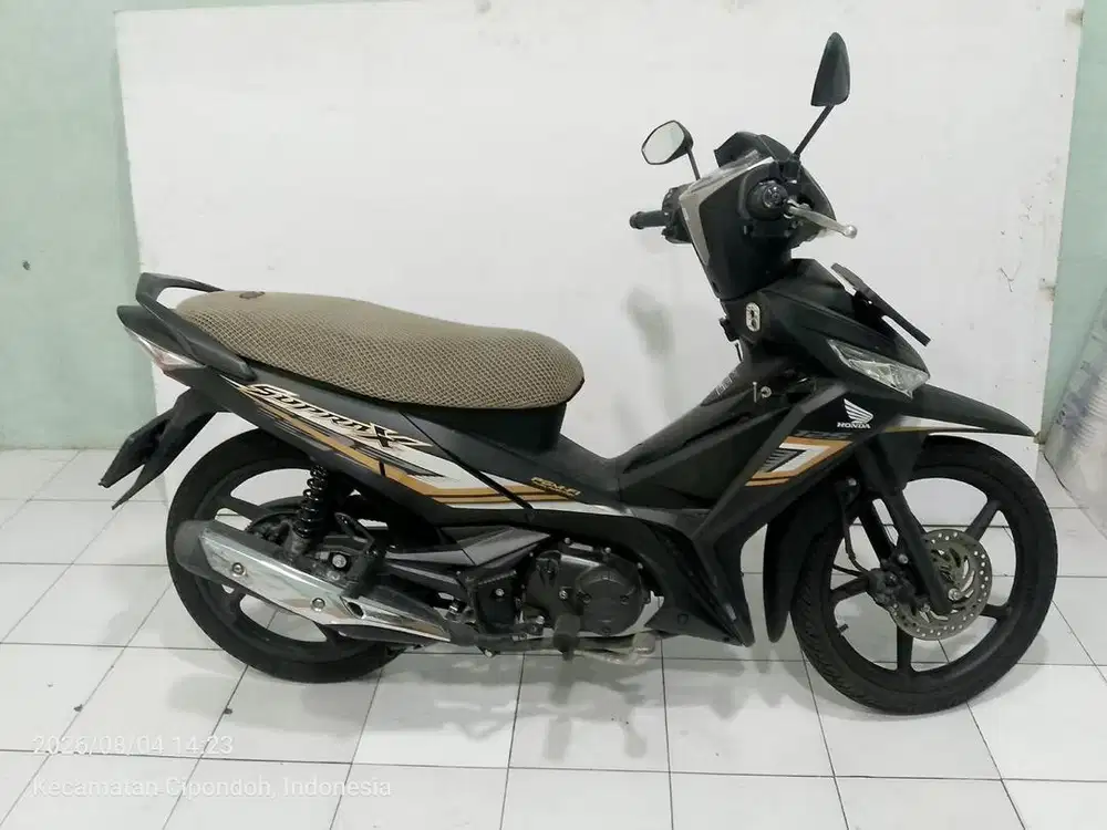 JUAL CEPAT MOTOR SUPRA X125 FI (THN 2024) - HITAM SILVER