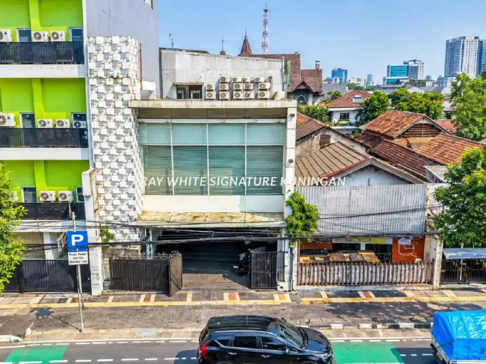 Gedung 3 Lantai Zona Komersial di Jl Suryopranoto Cocok Untuk Kantor