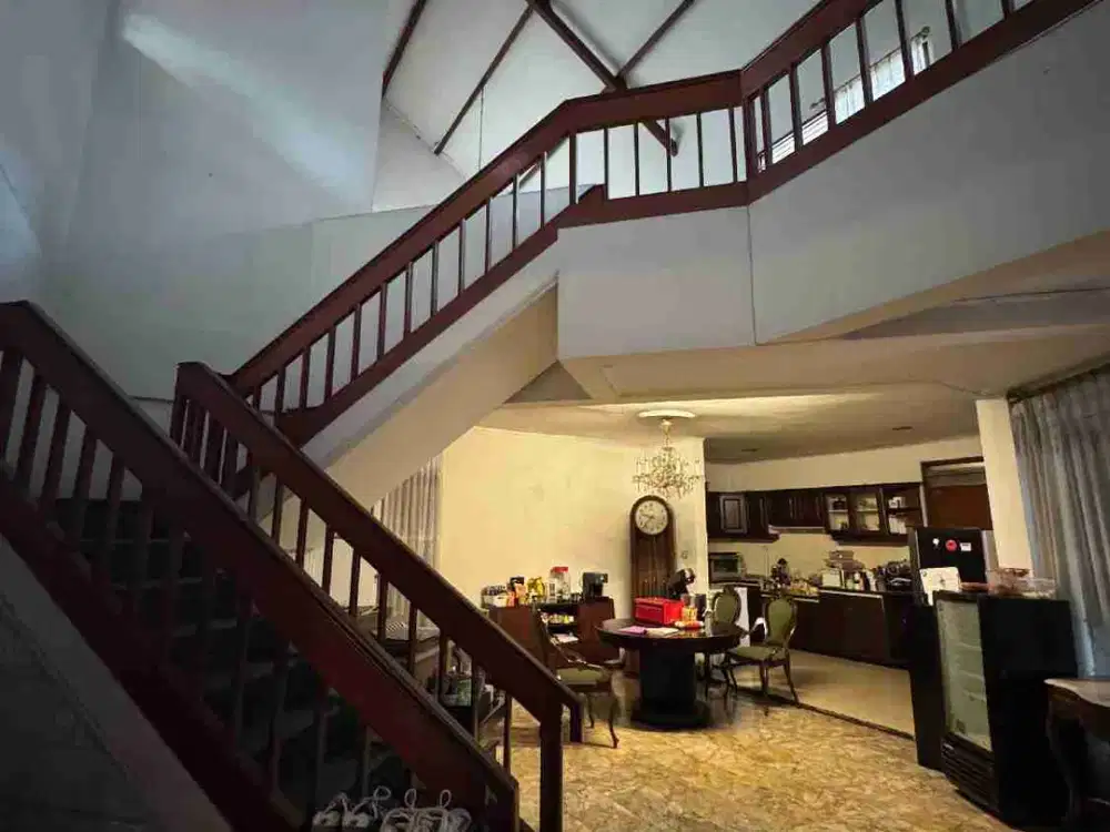 Dijual Rumah Terawat Lingkungan Tenang Dan Asri Di Pondok Indah