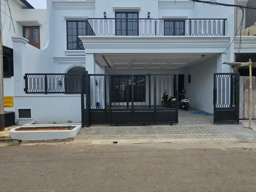 DIJUAL RUMAH BANGUNAN BARU CLASSIC MODERN PONDOK INDAH JAKARTA SELATAN