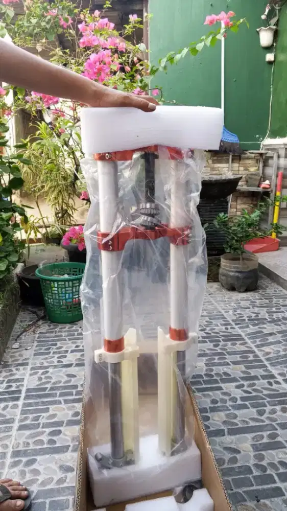 Shock depan Klx cnc merk scarlet