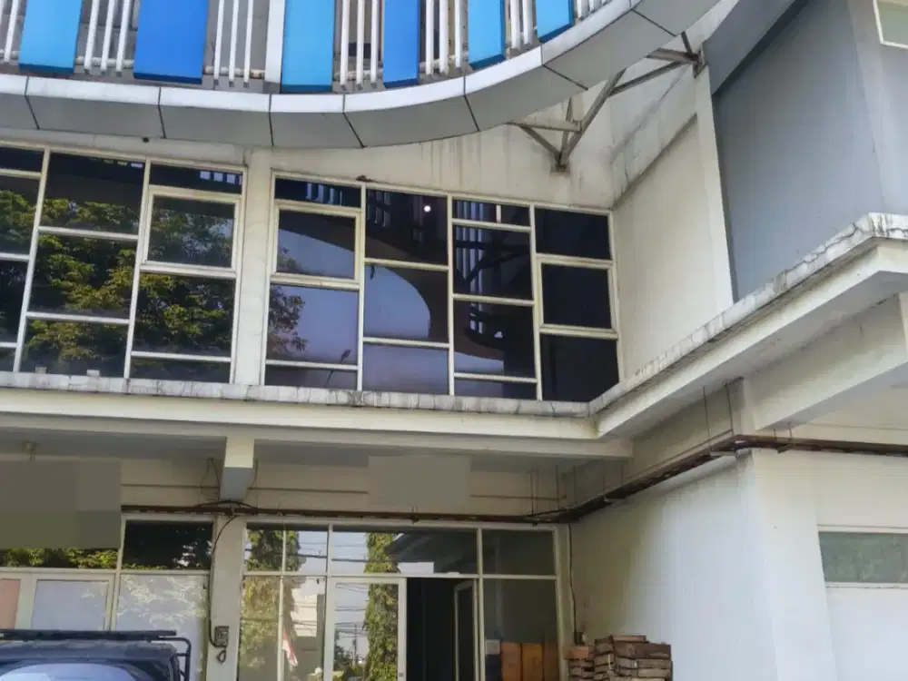 Disewakan Ruko Section One Rungkut Industri Siap Pakai