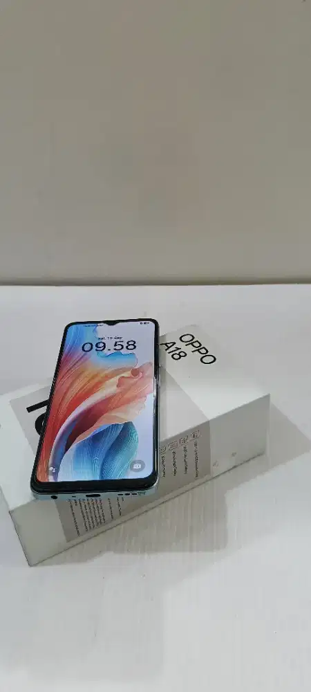 OPPO A18  4/128,lengkap,lcd repair,lecet pemakaian, siap pakai