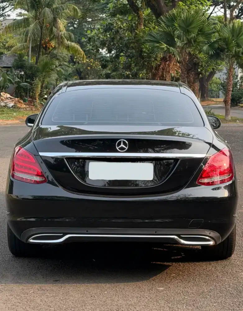 MURAH CASH. Mercedes Benz C200 W205 2015 AVG AMG 2014 c250 cla200