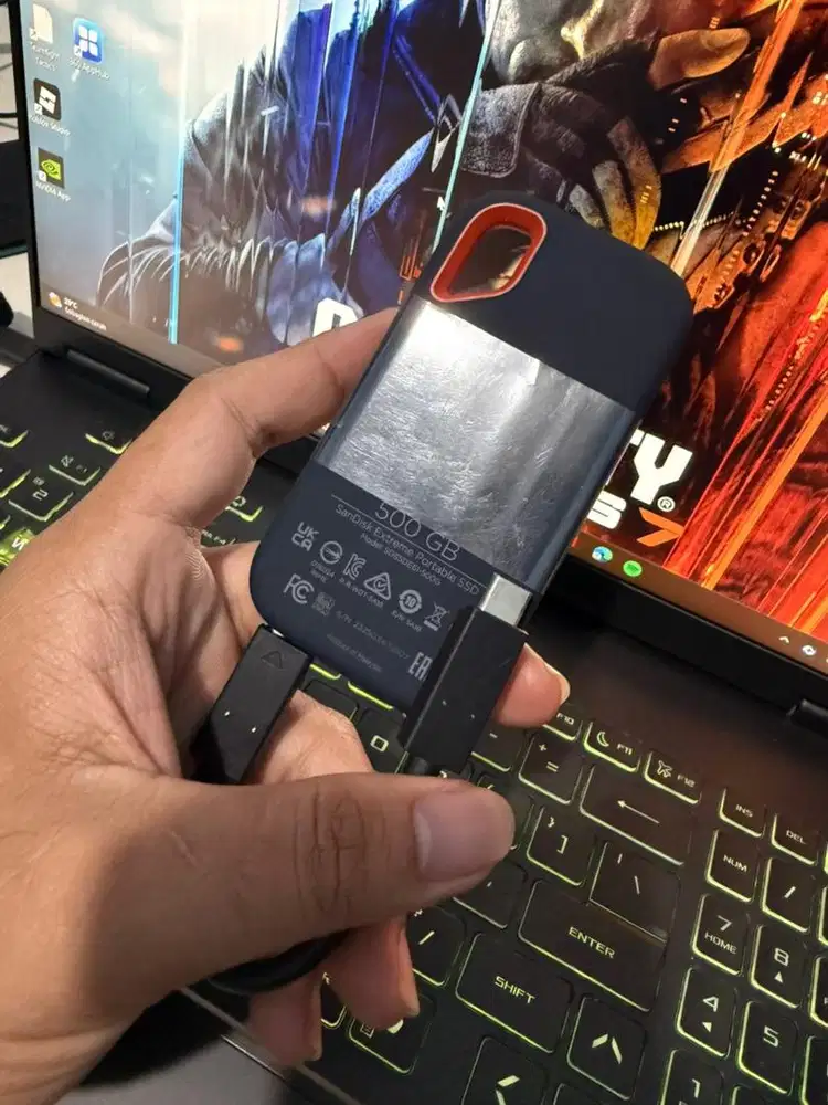 SANDISK PORTBALE EXTREME SSD TYPE C AND TYPE A