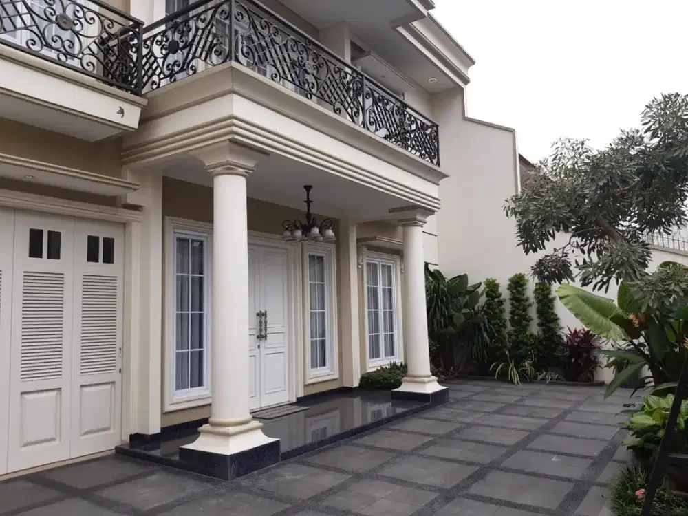 Dijual Rumah Mewah Kemanggisan Kebun Jeruk, 2 Lantai, LT 250 m², LB 350 m², Full Furnished, Rp 8 M