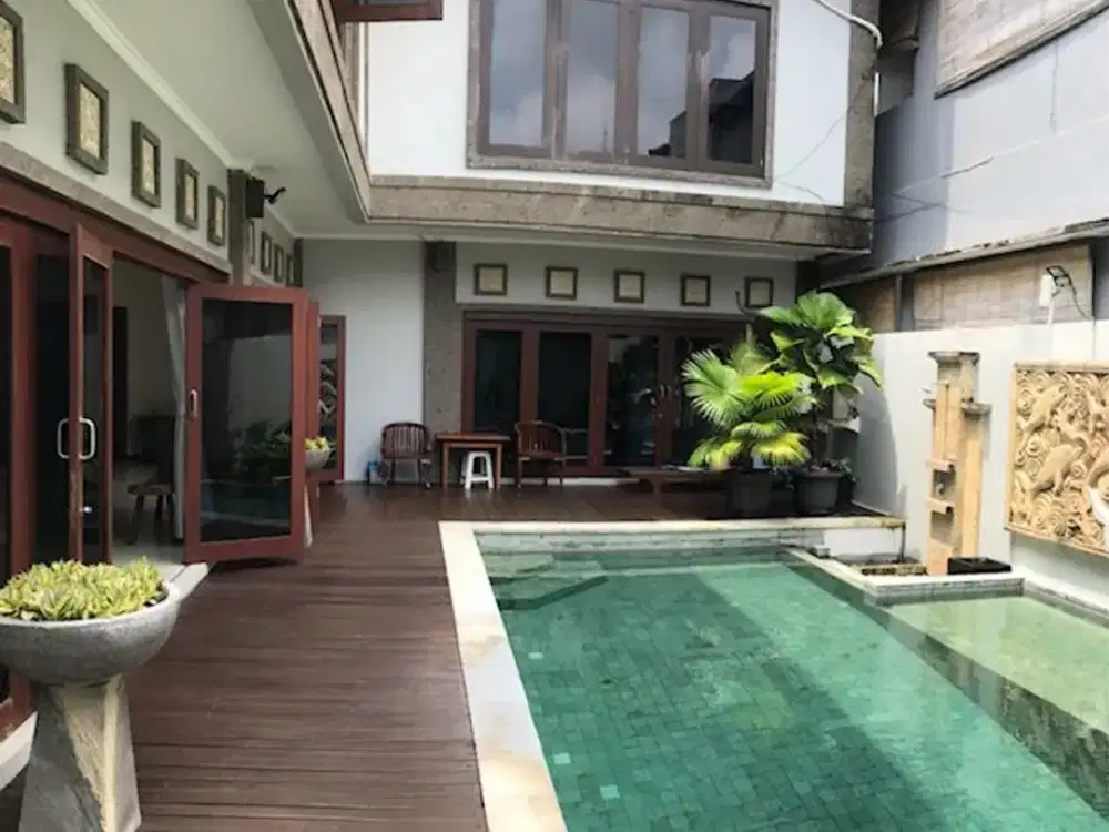 Prime Location! Villa 4 Bedrooms Lokasi Central Petitenget, Seminyak
