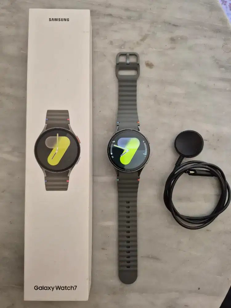 Galaxy Samsung Watch 7 Hijau Army - LIKE NEW!!