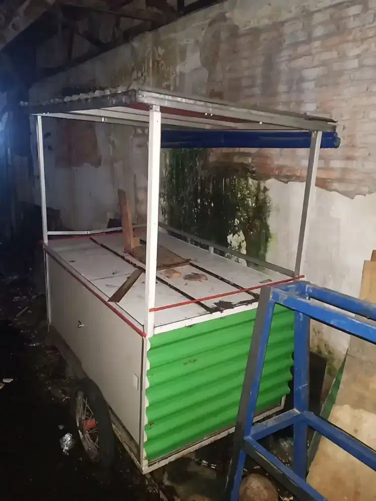 Gerobak ex es kelapa