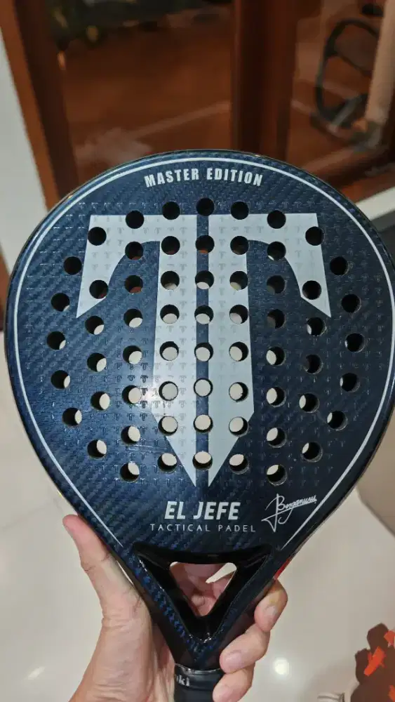 WTS tactical el jefe 2025, sisi kiri ada tambalan carbon