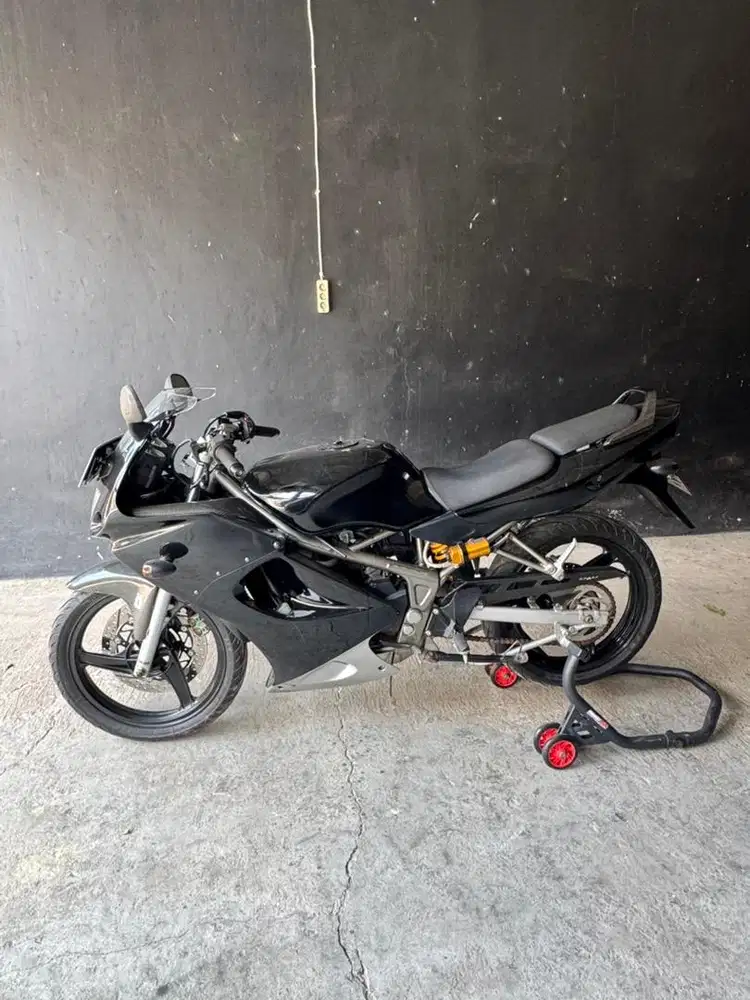 Kawasaki Ninja 150rr old