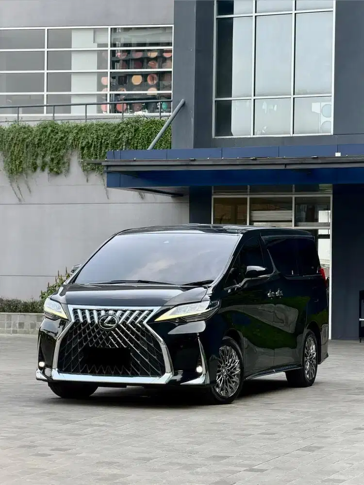CASH Lexus LM350 VIP 2+2 Seat 2022 Low Odo