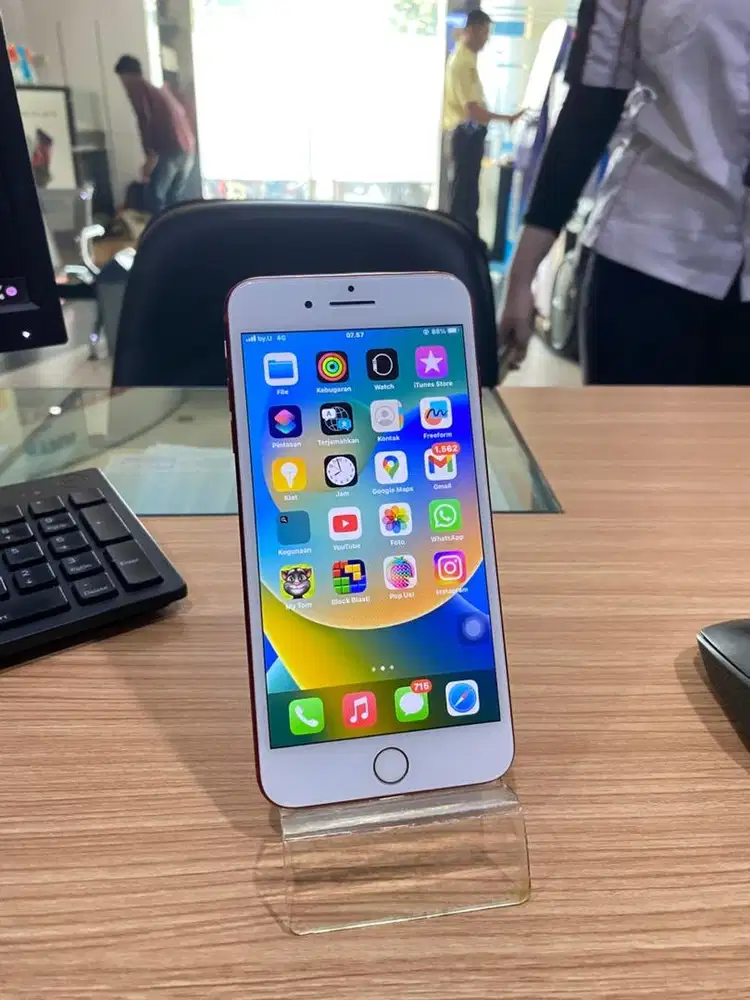 Di jual iPhone 8 Plus 64GB