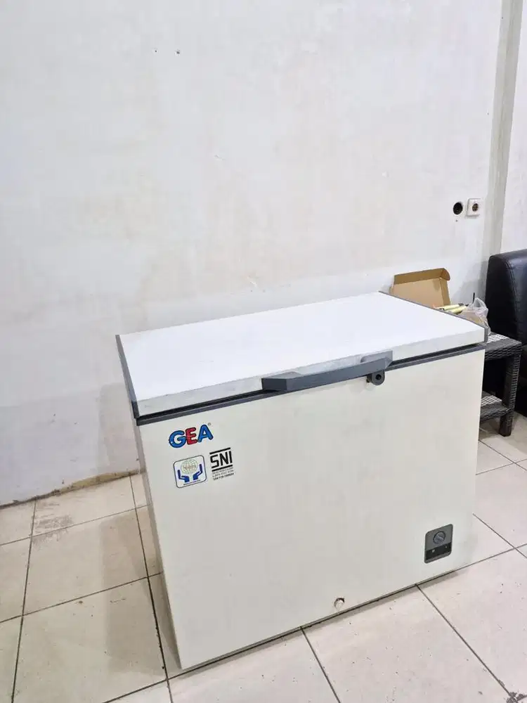 Freezer gea 220liter murah