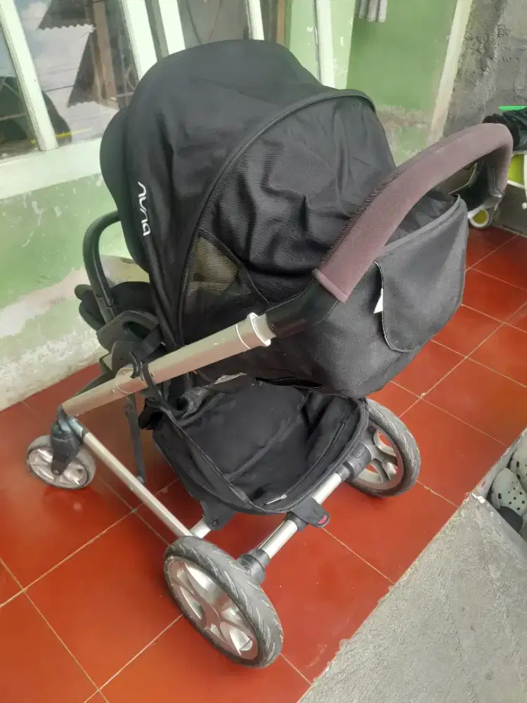 Jual stroller baby bekas 90% masih lengkap