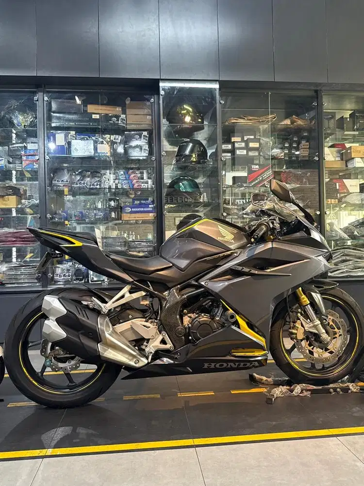 Honda CBR250RR Ex display