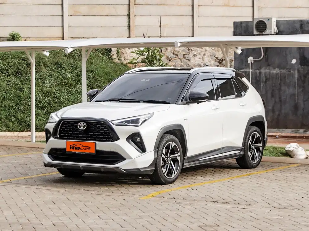 Toyota Yaris Cross Hybrid GR TSS Matic 2024 putih ganjil