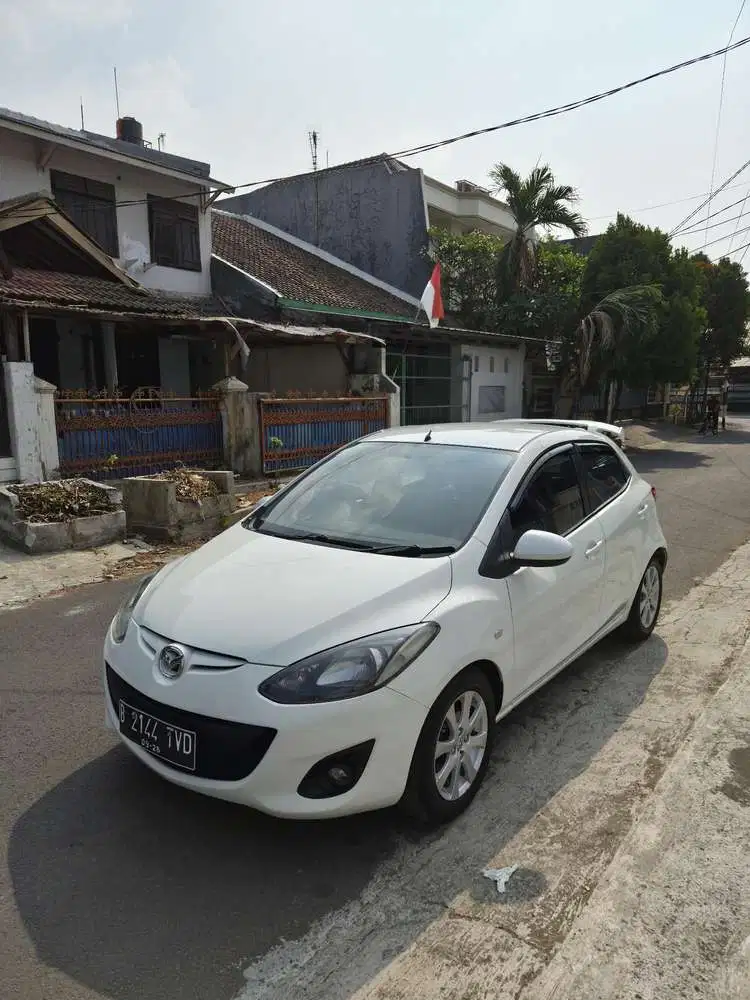 Mazda 2 2011 Bensin