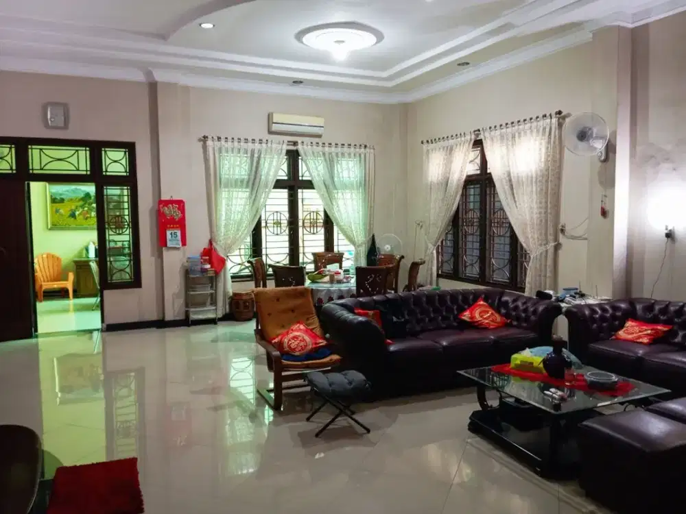 Dijual Villa Luas Komplek Griya Riatur Indah Medan