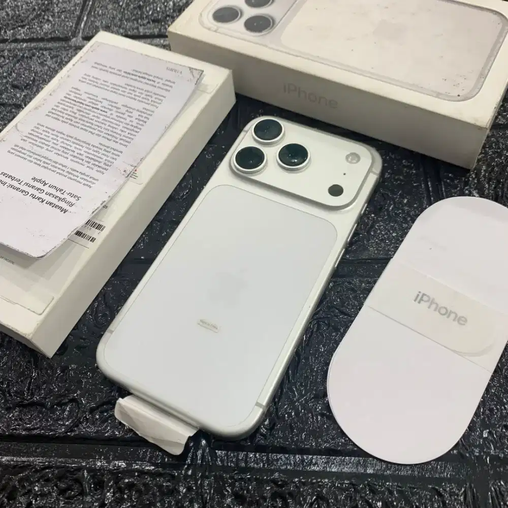 Iphone 17 promax likenew