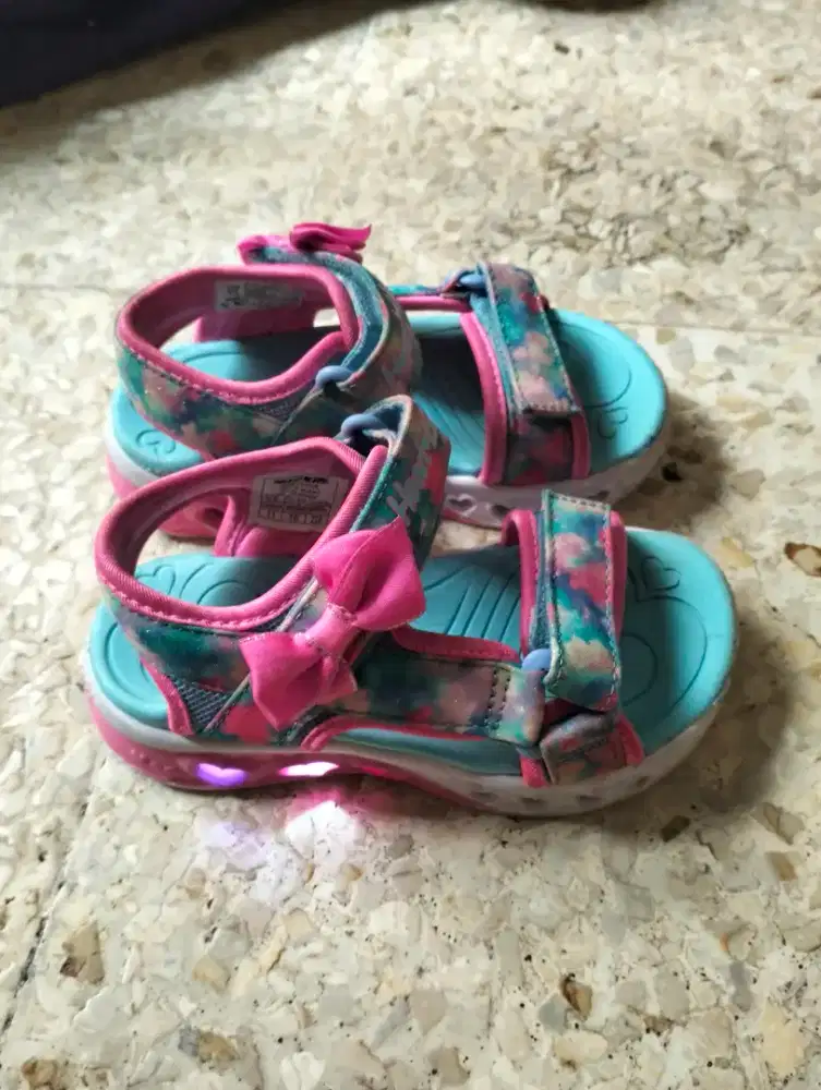 Preloved Skechers kids size 27.5 US (10)