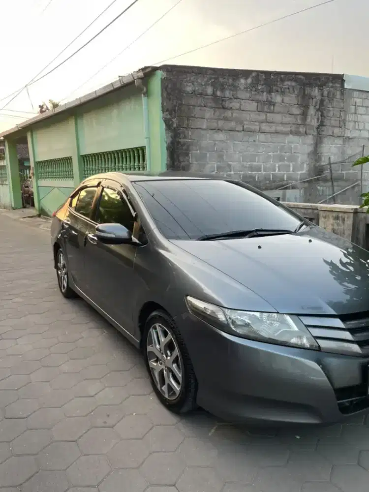 City E Rs 2009 istimewa