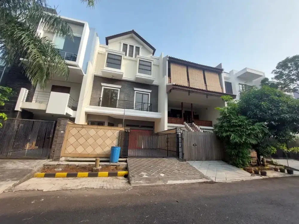 Ss.3928 - Murah !! Dijual Rumah Minimalis 7,5 x 19 Siap Huni Hadap Selatan Timur Jalan 3 Mobil di Mitra Gading Vila