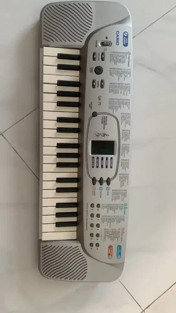 Piano casio SA 75