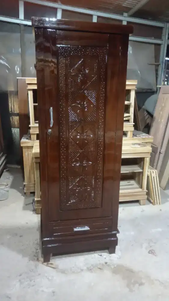 Lemari pakaian pintu 1 jati