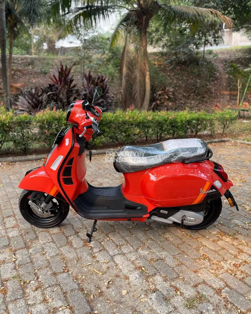 JUAL MURAH VESPA GTS S iGET ABS 4V FACELIFT “KEYLESS” 2023 MULUS