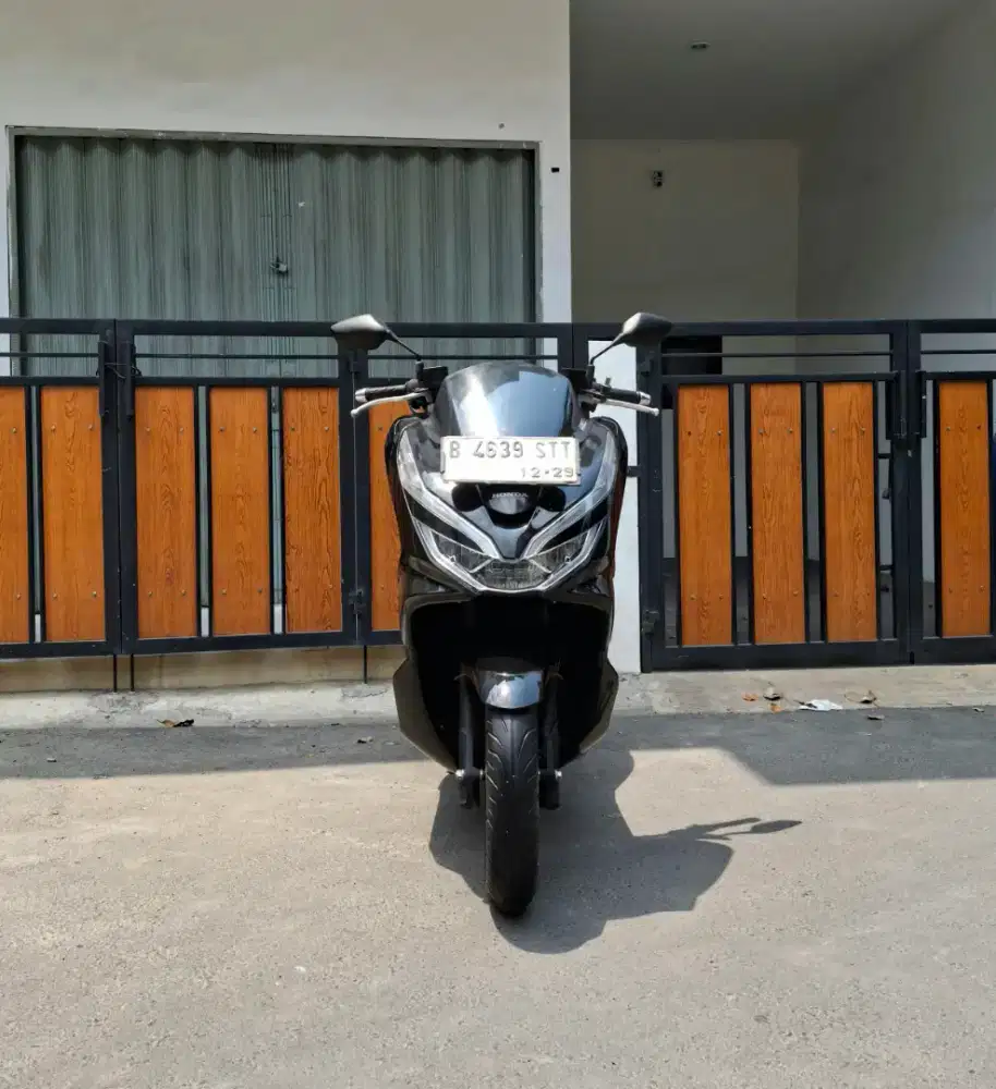 Honda PCX 150 ABS ISS (Tipe Tertinggi) MULUSSS Surat Lengkap