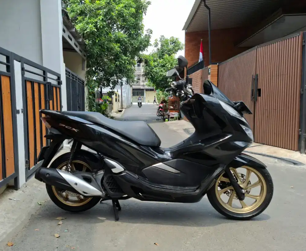 Honda PCX 150 ABS ISS (Tipe Tertinggi) MULUSSS Surat Lengkap