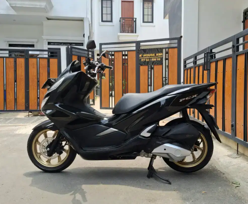 Honda PCX 150 ABS ISS (Tipe Tertinggi) MULUSSS Surat Lengkap