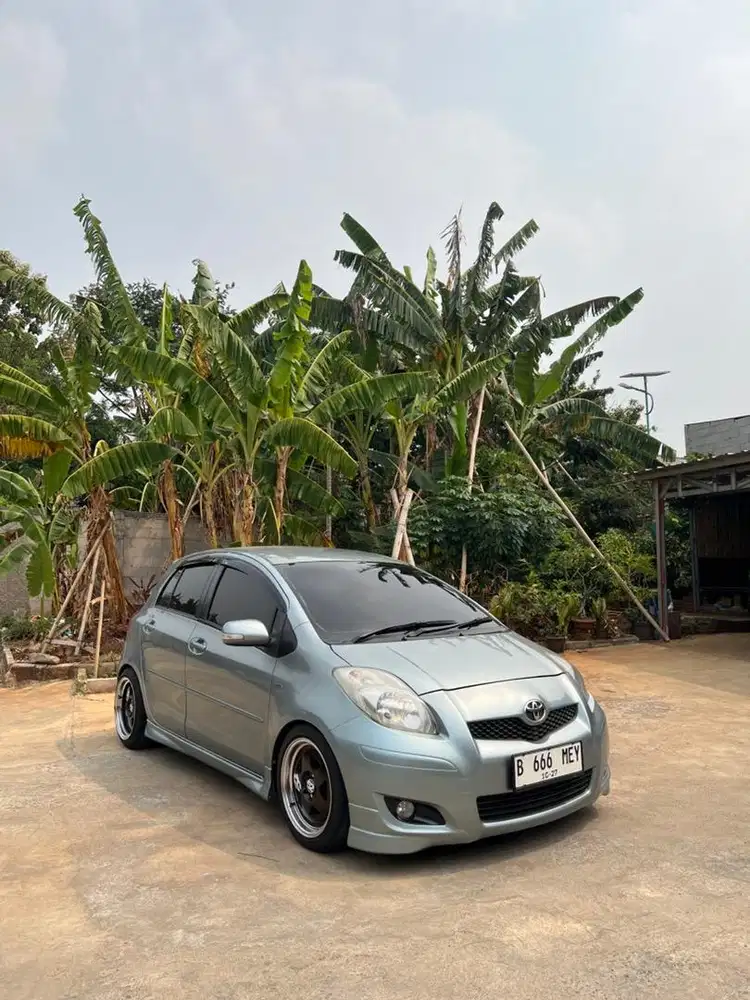 Toyota Yaris S Limited 2009