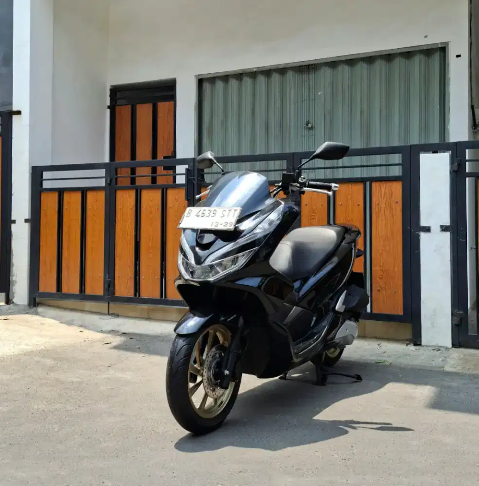 Honda PCX 150 ABS ISS (Tipe Tertinggi) MULUSSS Surat Lengkap