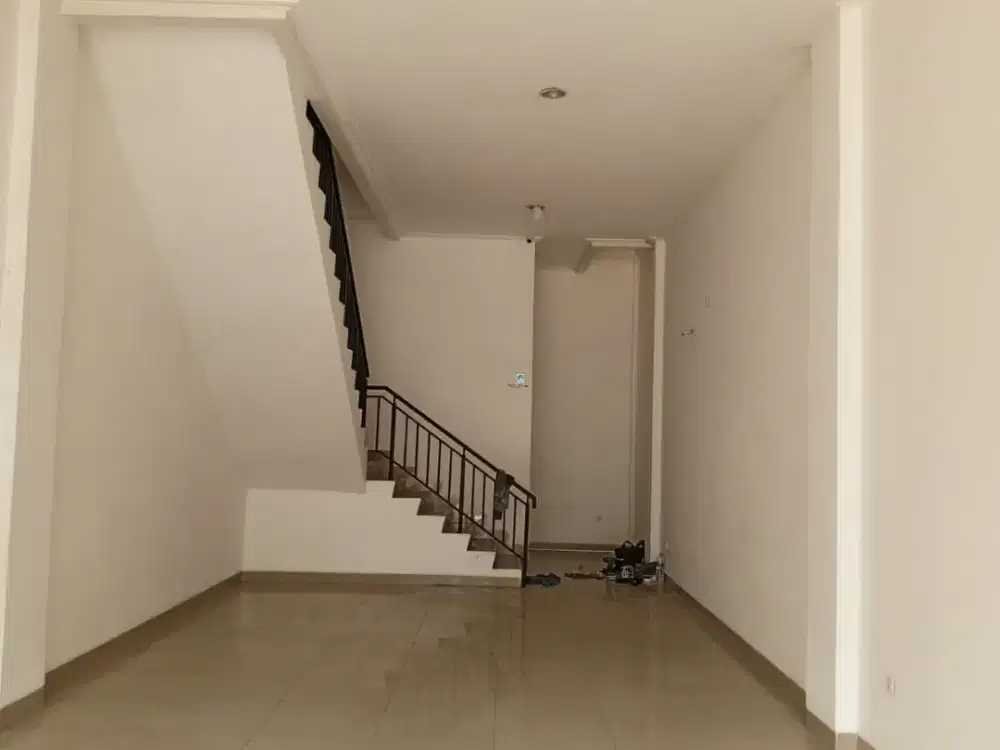 Disewakan Ruko Golf Island, 4 Lantai, Ukuran 4.5x15, Tersewa Sampai Oktober 2026, Rp 285 Jt/Tahun Nego