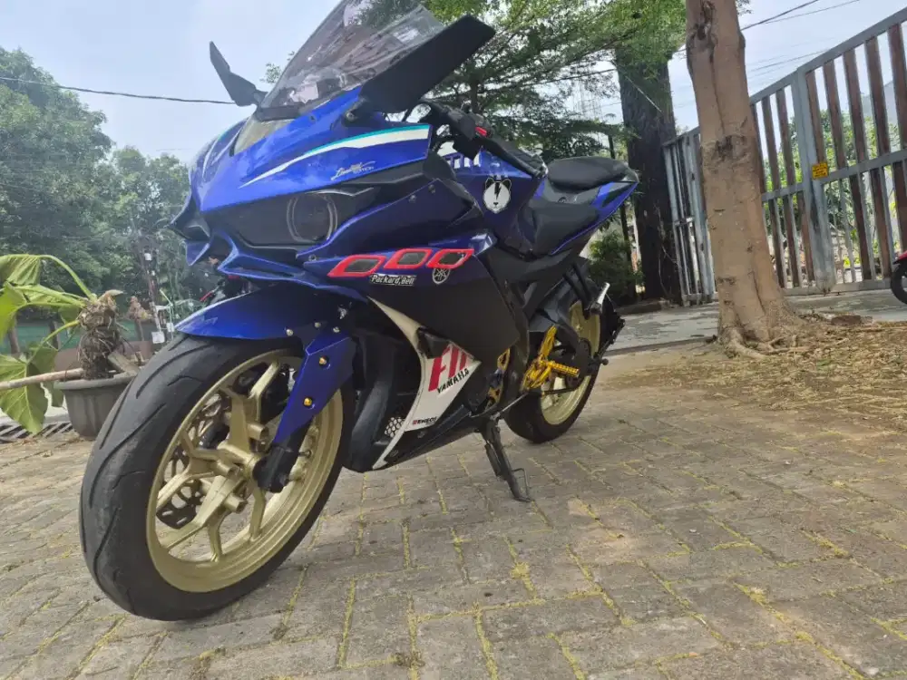 Dijual Yamaha R15 V2 tahun 2016 surat lengkap pajak hidup panjang
