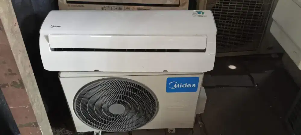 di jual AC 1 PK Midea kondisi istimewa