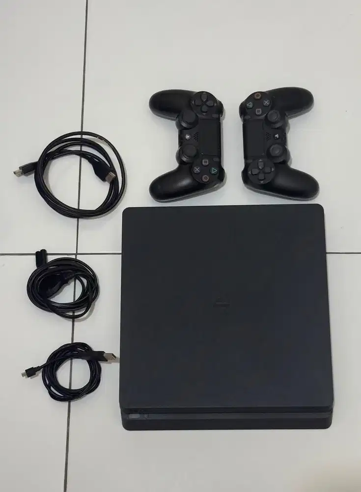 Di jual PS 4 Slim (Kaset)