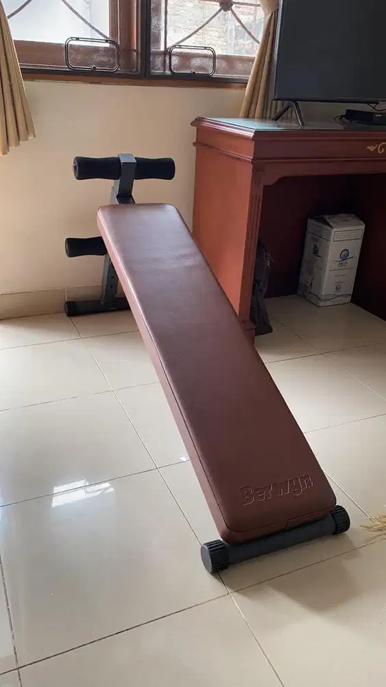Sit Up Bench atau Slim Board Bench
