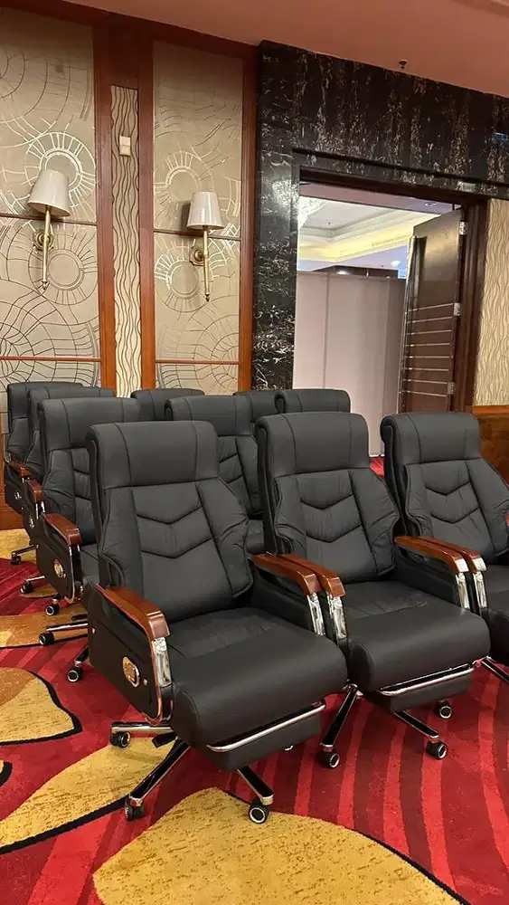 KURSI DIREKTUR PREMIUM KOMPLIT LEATHER