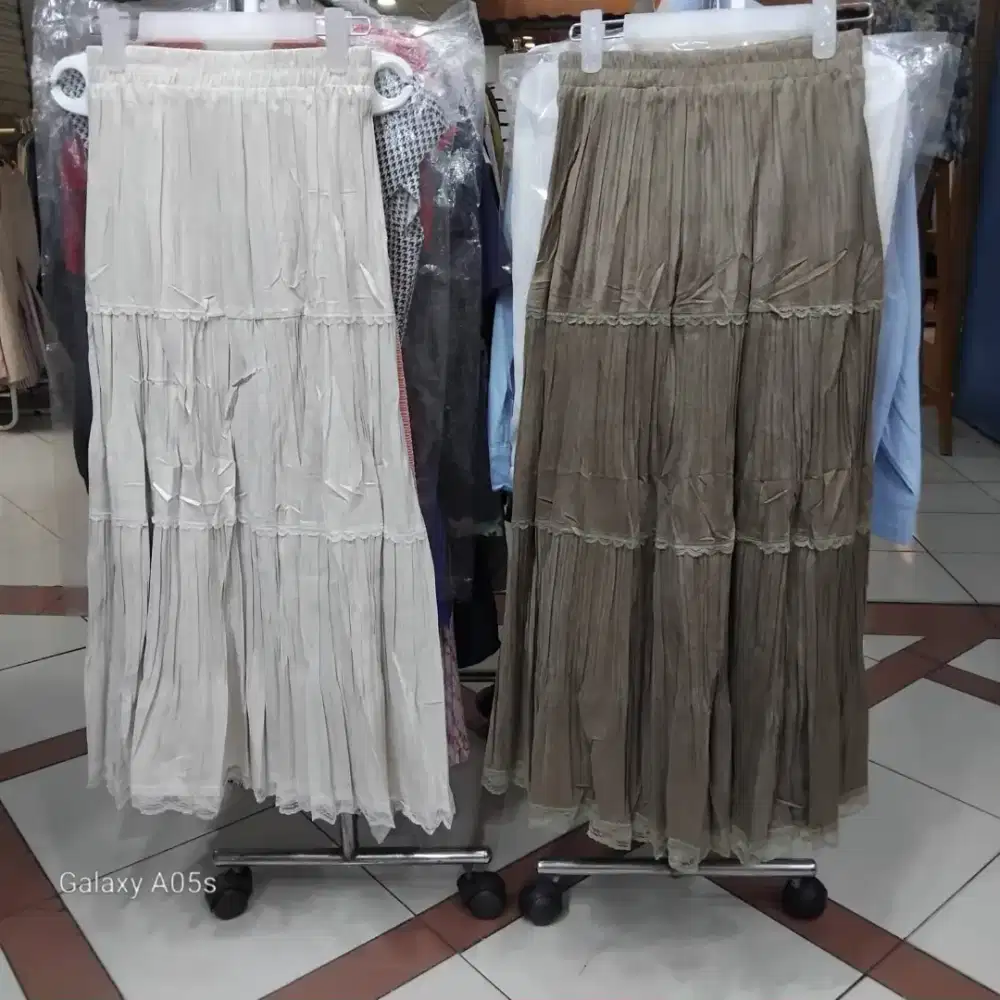 Dijual rok bahan silk