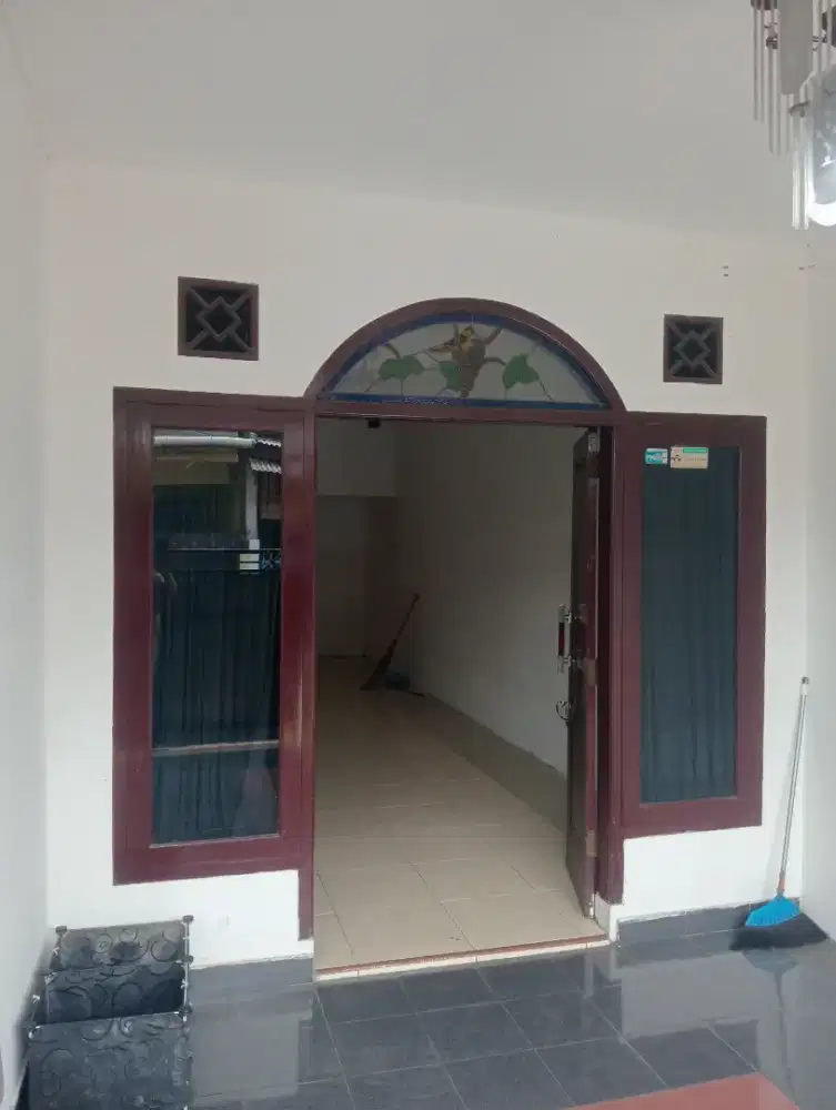 Disewakan 1 unit rumah tahunan diperumnas 1 bekasi