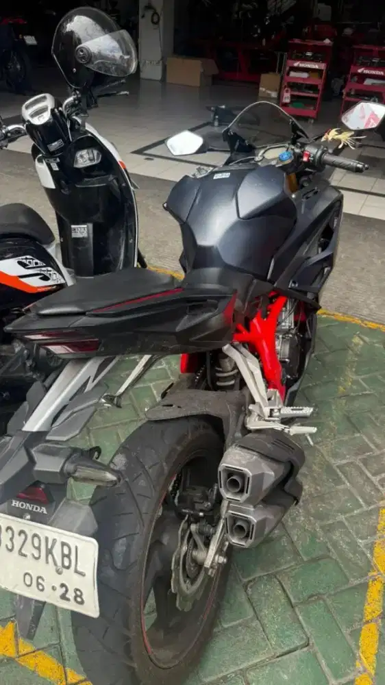 Jual motor CBR 250RR masih mulus