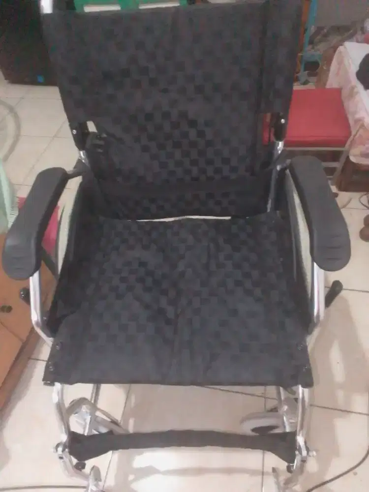 Kursi Roda GEA Medical